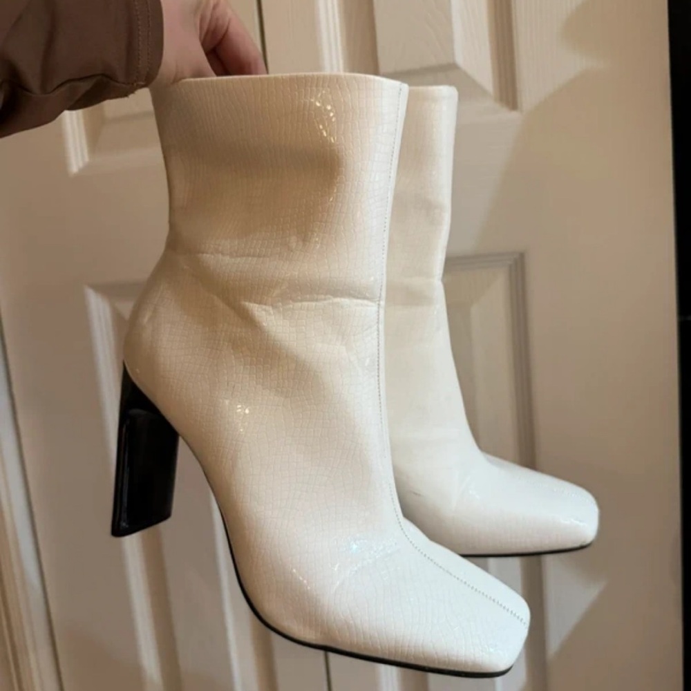 Celeste Elegant White Heeled Boots